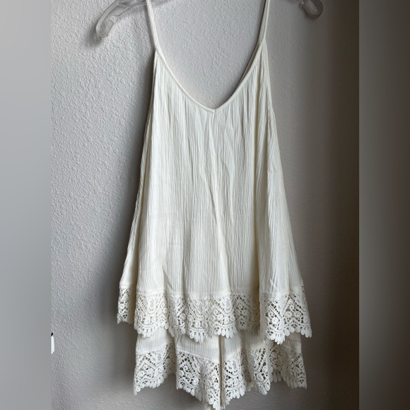 Cream H&M Lace Trim Romper - Picture 2 of 6